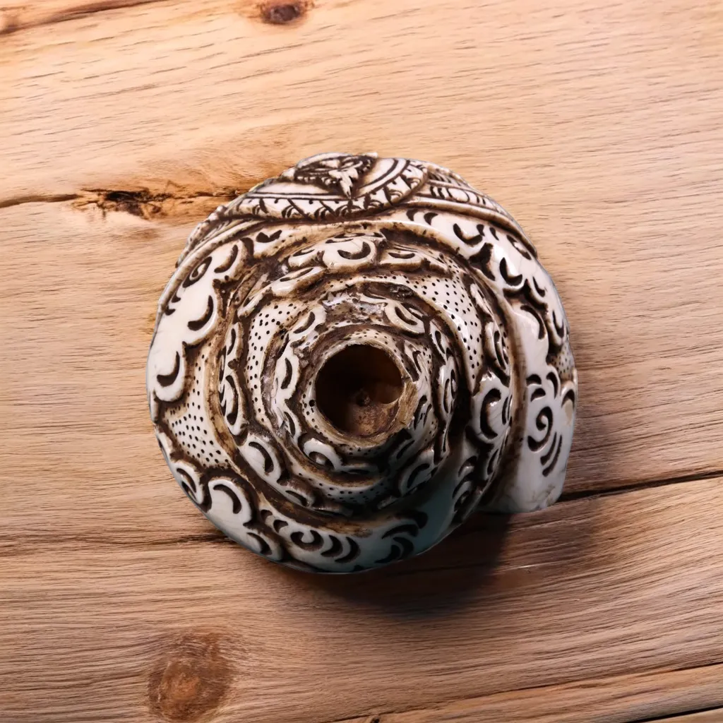 Serene Shakyamuni Buddha Conch Shell, view 5